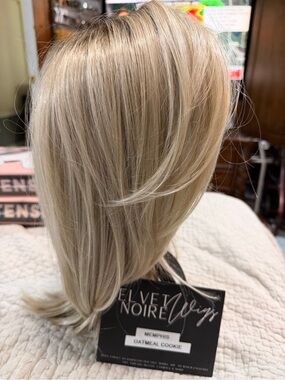 Velvet Noire Boutique Memphis wig in Oatmeal Cookie.